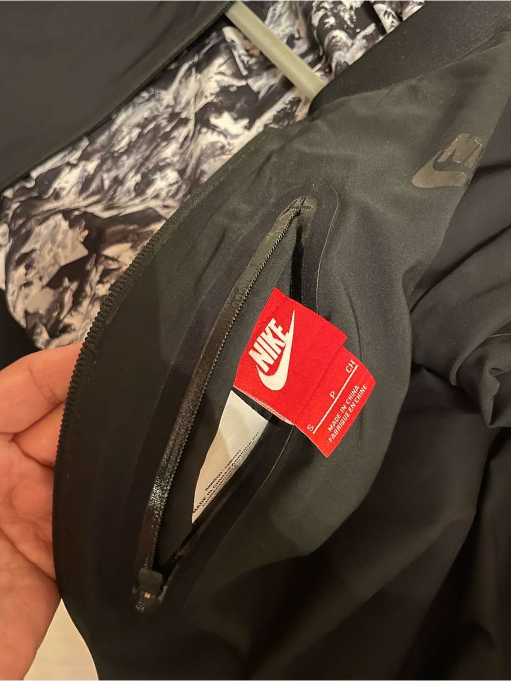 NIKE Black Bomber Jacket with Printed Lining - reversible size S - retro - Picture 6 of 6